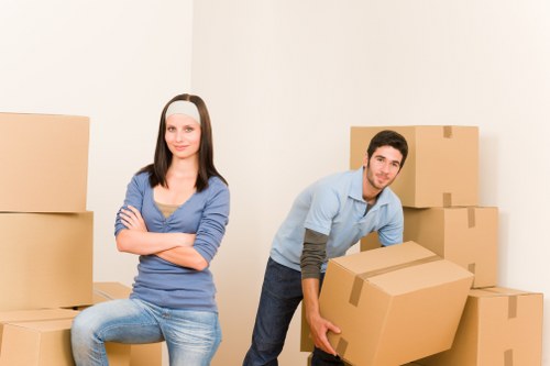 Preparing and organising belongings for removal truck hire in Downe