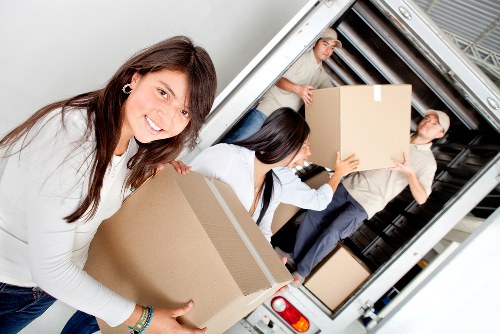 Local removals vehicle handling access challenges in Downe